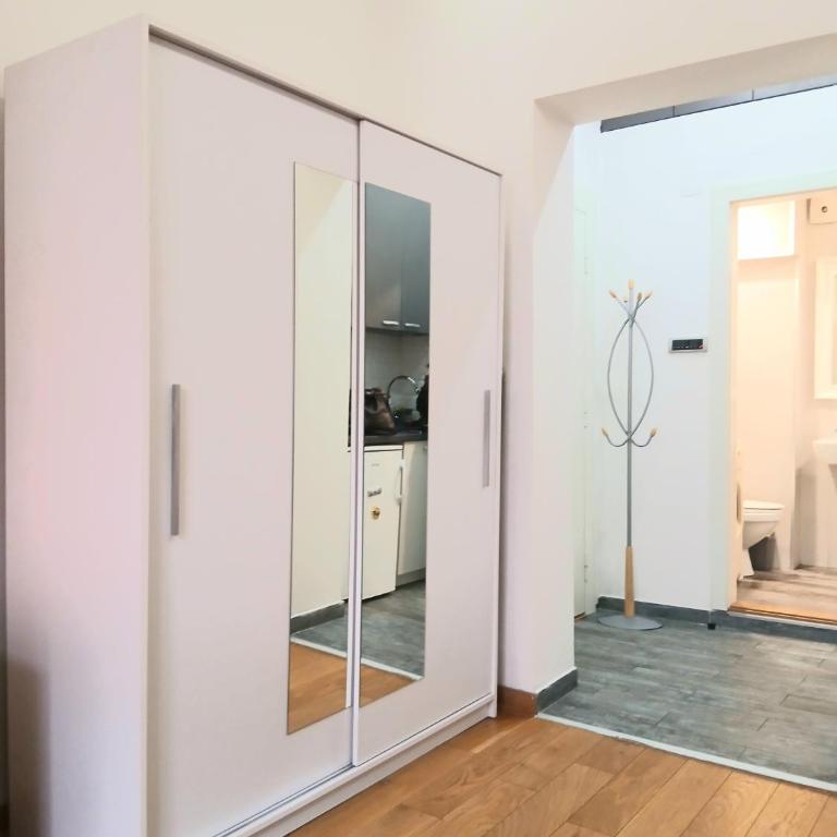 Luna - One-Bedroom Apartment - 2