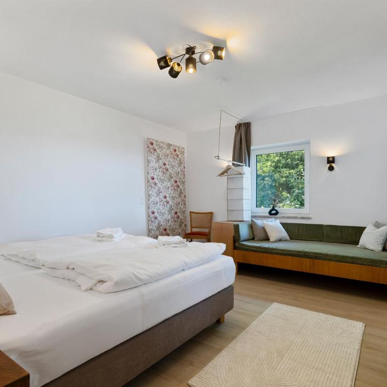 HOIMATglück - Großes Apartment mit 3 Schlafzimmern, überdachtem Balkon & separatem WC in ruhiger Lage - Apartment mit 3 Schlafzimmern - 5