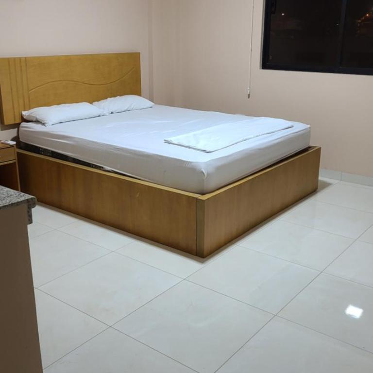 Gran Casa Con Piscina a 5 Minutos de la Playa - Apartment - 4