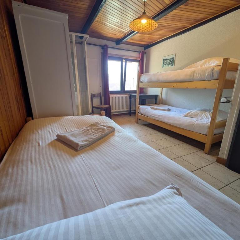 Auberge de Pra-Loup - Chambre Triple avec Toilettes Communes - 2