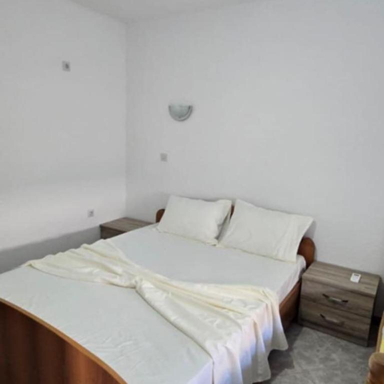 SHARRI Apartments - Porodična Dvokrevetna Soba sa Bračnim Krevetom - 12