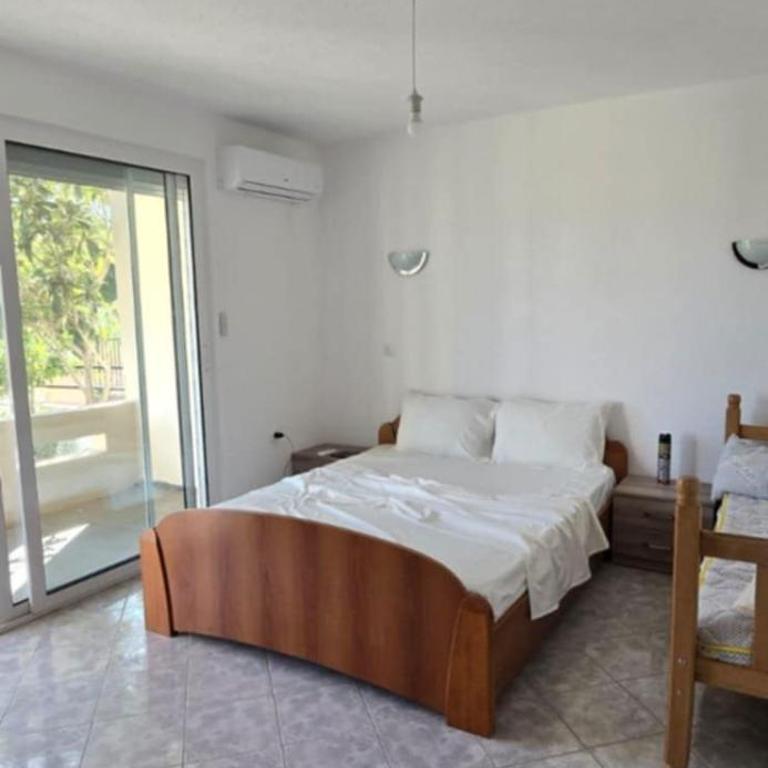 SHARRI Apartments - Porodična Dvokrevetna Soba sa Bračnim Krevetom - 13