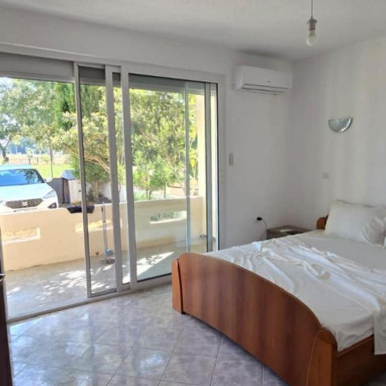 SHARRI Apartments - Porodična Dvokrevetna Soba sa Bračnim Krevetom - 14