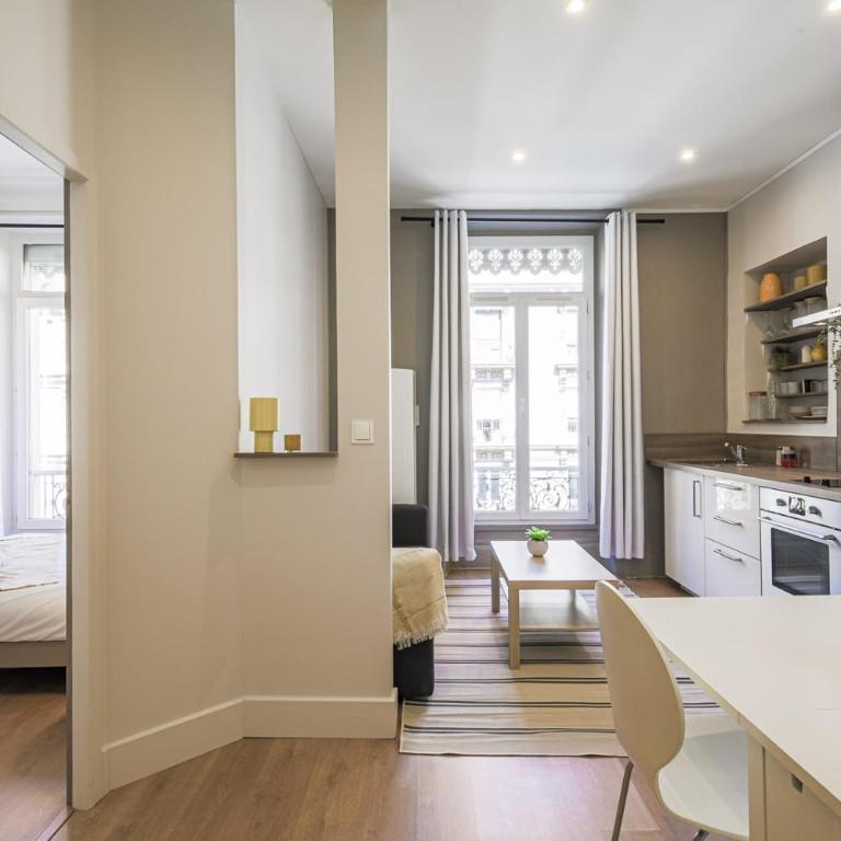 T2 cosy, calme, cœur de Grenoble - One-Bedroom Apartment - 1