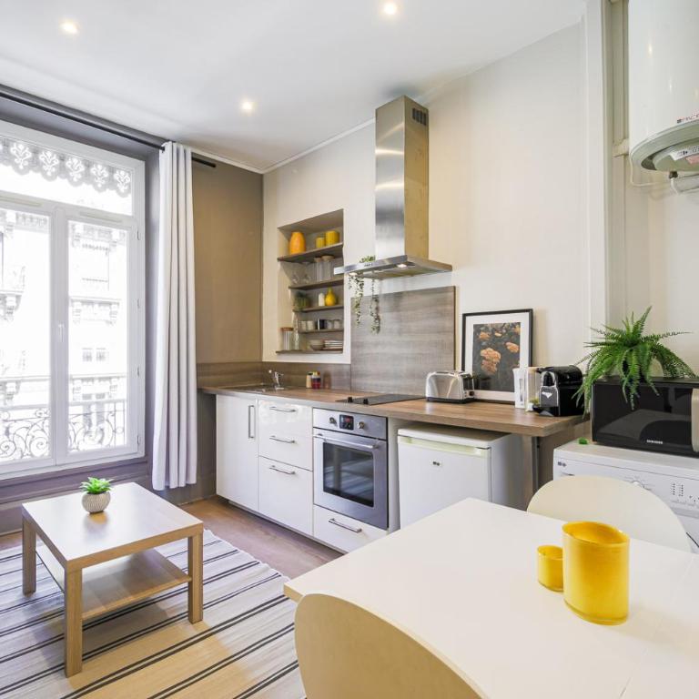 T2 cosy, calme, cœur de Grenoble - One-Bedroom Apartment - 6