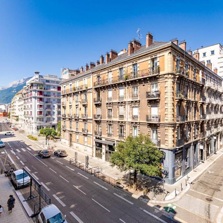 T2 cosy, calme, cœur de Grenoble - One-Bedroom Apartment - 9