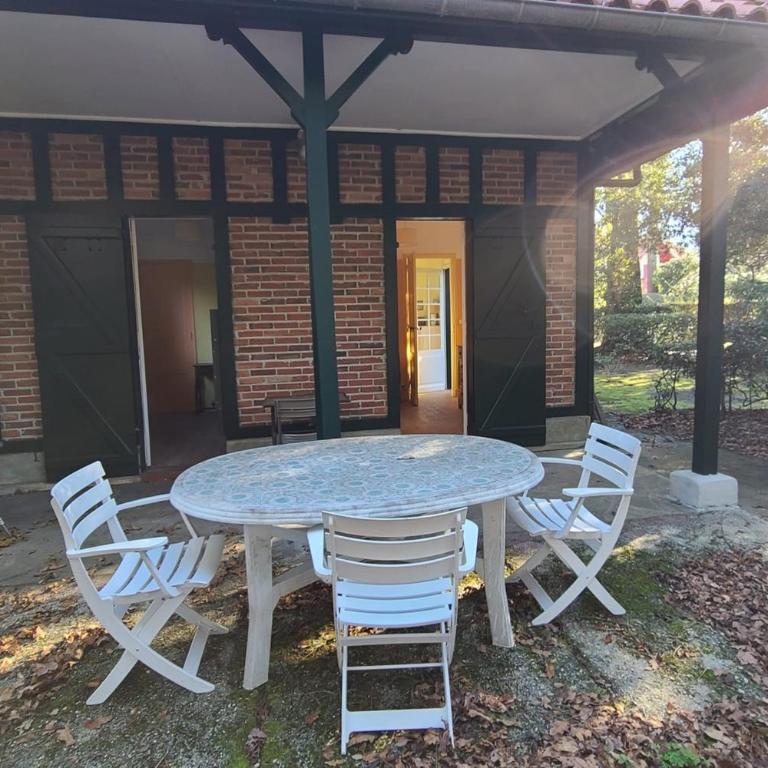 Spacious house near the beach - Ferienhaus - 16