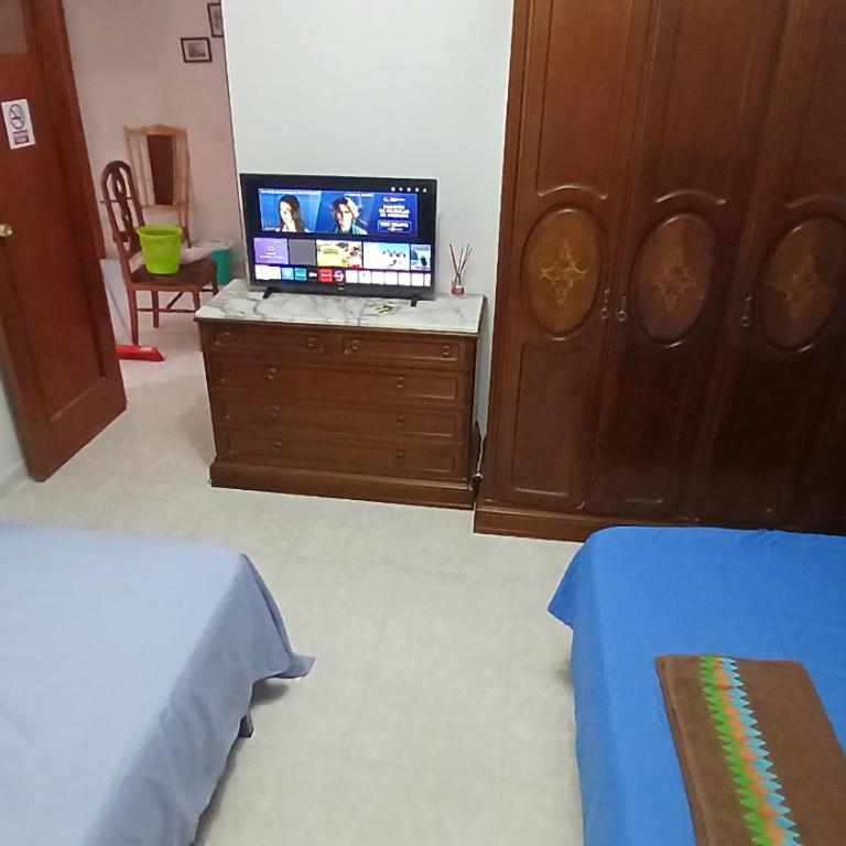 Habitación 4 personas en Toledo - Habitación con cama grande - 23