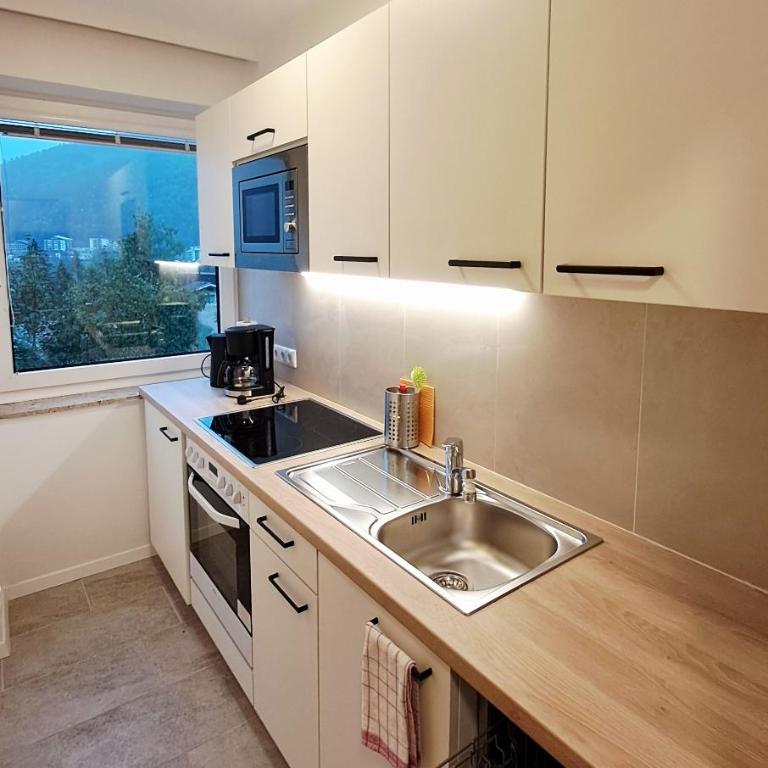 Apartment Gastein 2 - Apartment mit 1 Schlafzimmer, Balkon und Bergblick - 1