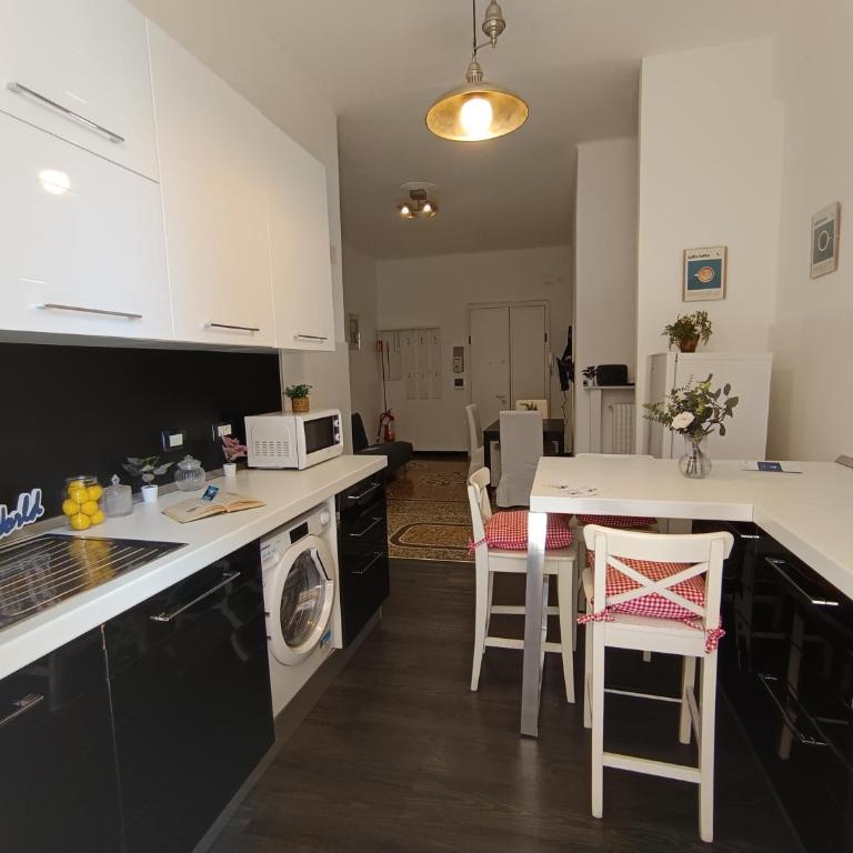 Cavallotti 7 by Holiday World - Appartamento con 2 Camere da Letto e Balcone - 6