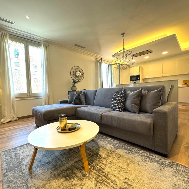 MODERN ELEGANCE by MyRentalHost - Three-Bedroom Apartment - 6