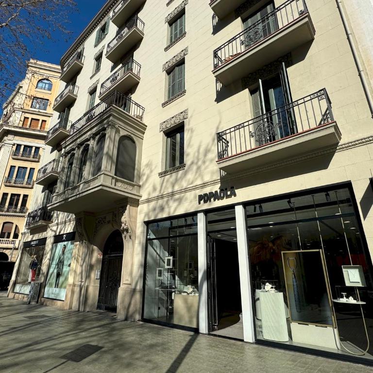 MODERN ELEGANCE by MyRentalHost - Three-Bedroom Apartment - 7