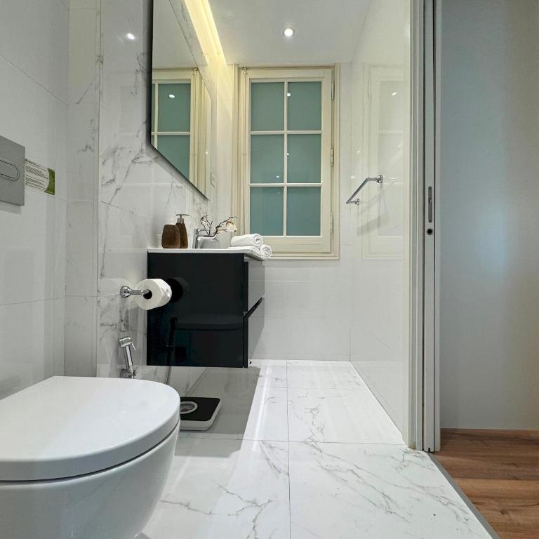 MODERN ELEGANCE by MyRentalHost - Three-Bedroom Apartment - 19