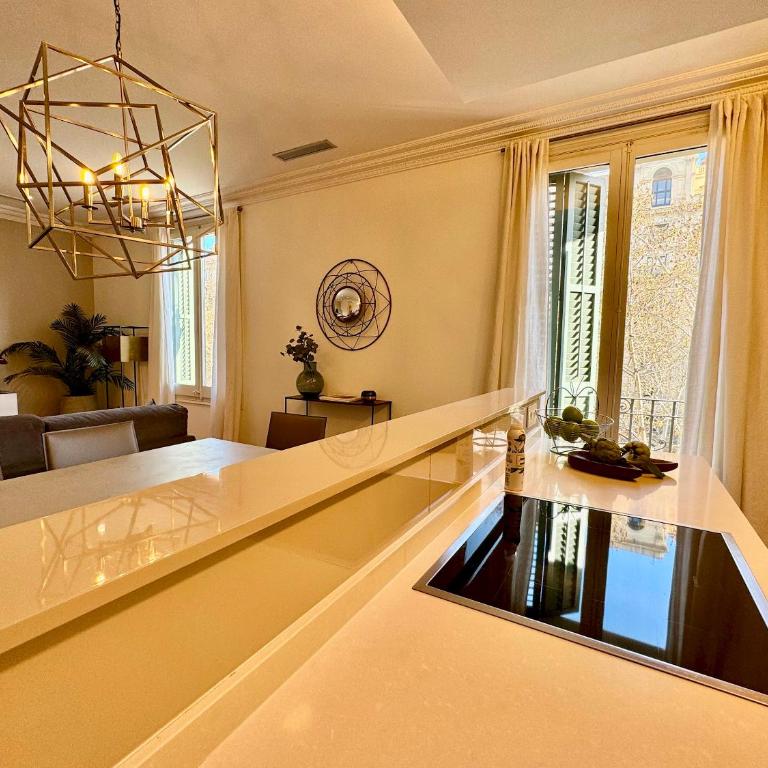 MODERN ELEGANCE by MyRentalHost - Three-Bedroom Apartment - 21