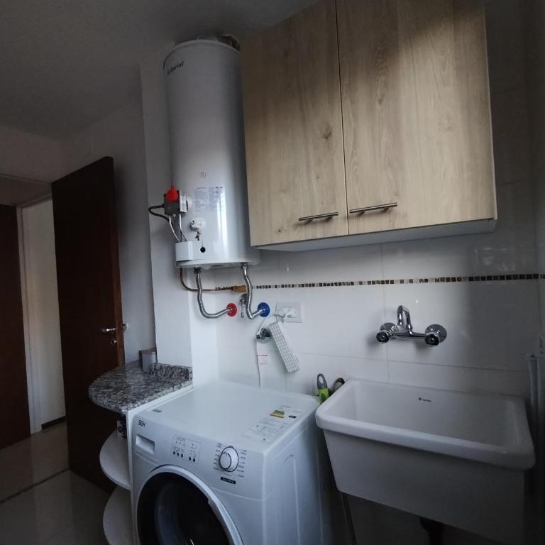 Luminoso y moderno departamento con cochera en la Ciudad de Mendoza - Apartamento de 2 dormitorios - 12