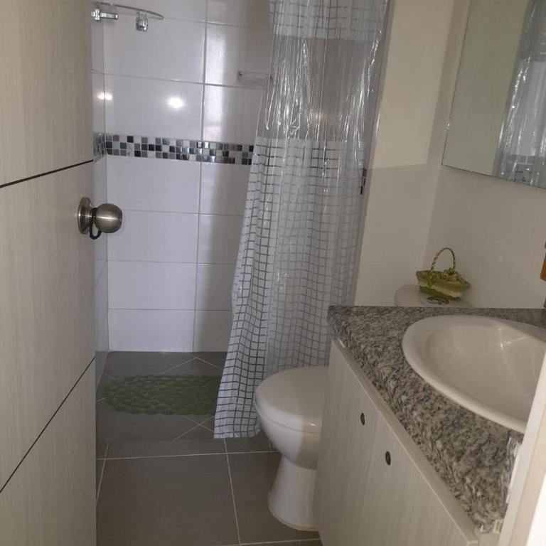 APARTAMENTO, LINDO,FRESCO,AIRE ACONDICONADO, PISCINA y Parqueadero VIA NARIÑO - Two-Bedroom Apartment with Mountain View - 12
