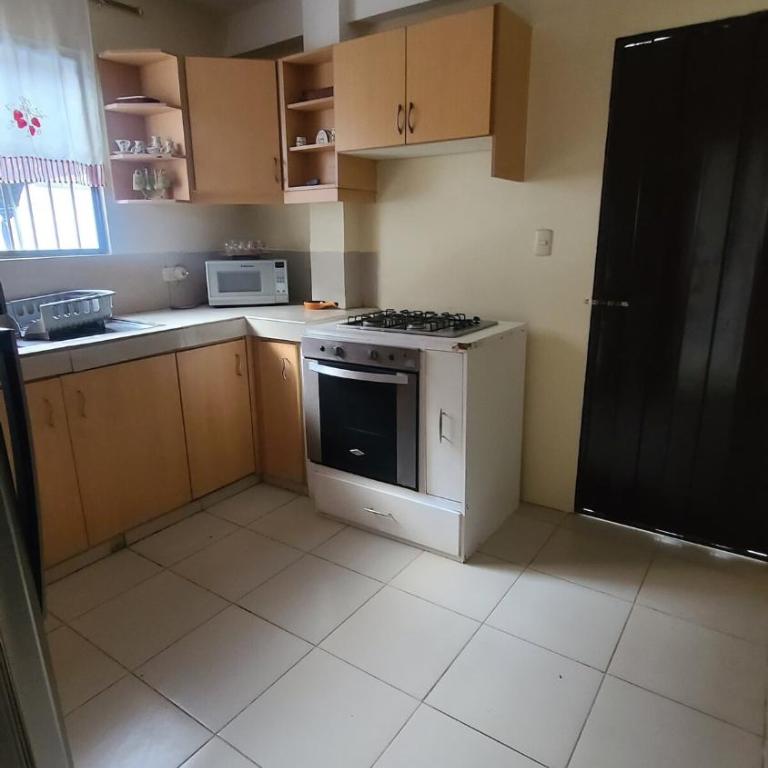 Casa en Manta - Casa de 3 dormitorios - 9