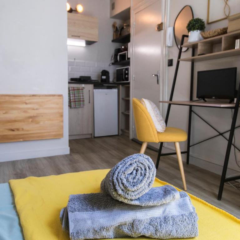 Studio Cosy Les 3 écritoires, hyper centre, wifi, VELORA - One-Bedroom Apartment - 6