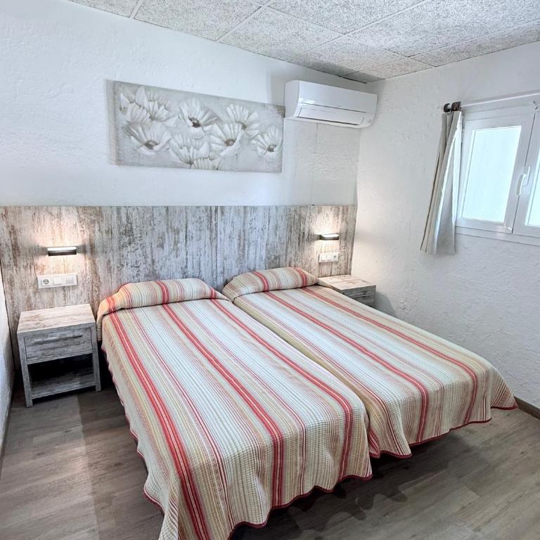 Ciudad De Vacaciones Cala Montjoi - Habitación Cuádruple Deluxe - 2