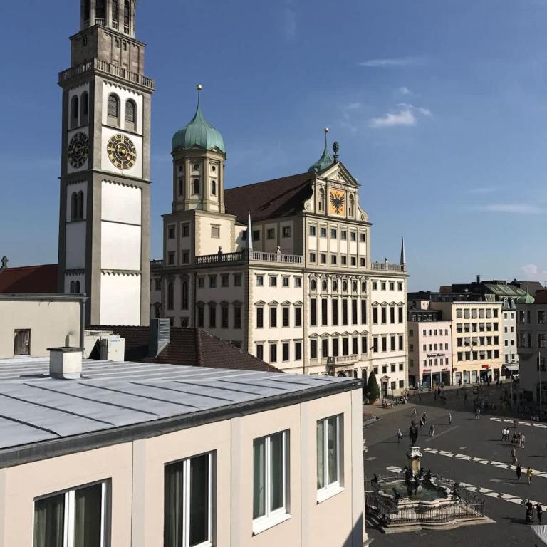 GoldenKey-Suites - Luxury Suite 'Leopold Mozart' - 3 Rooms - Air Conditioning - Prime location Rathausplatz Augsburg - Apartment - 7