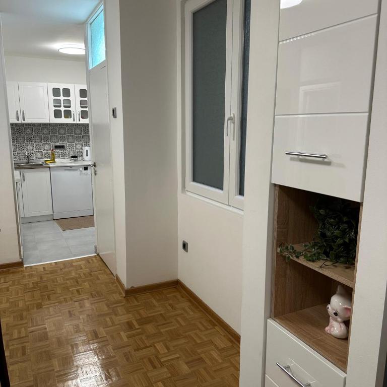 Johanna Apartmani - Two-Bedroom Apartment with Garden View - 10