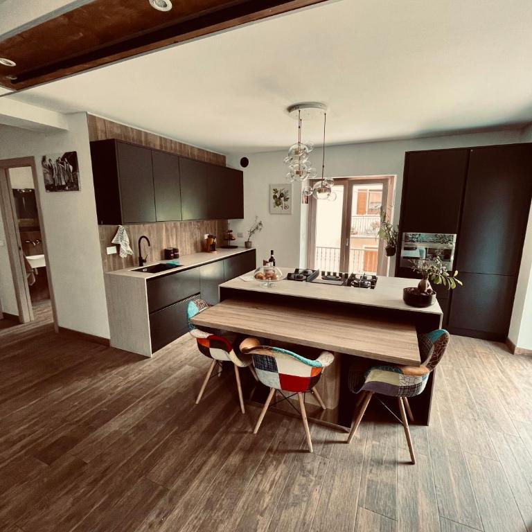 Luce private deluxe apartment near the station - Deluxe Apartment mit Balkon und 2 Schlafzimmern - 1