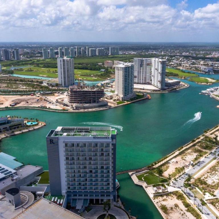 Rooftop pool- family apartment- ocean view -close - Three-Bedroom Apartment with Water View - 28