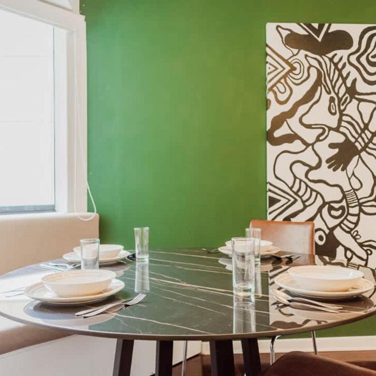 Elegant 2BR Duplex with Style - Apartamento - 47