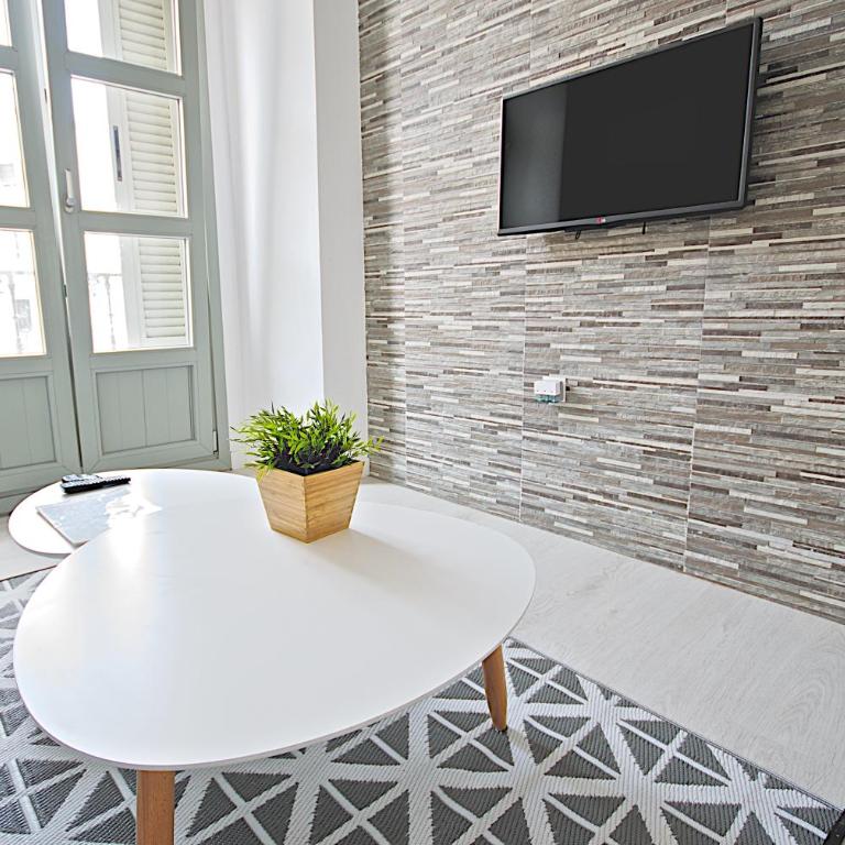 MalagaUrbanRooms - Central Suites - Apartamento de 1 Dormitorio con balcón y vistas a la ciudad - 4