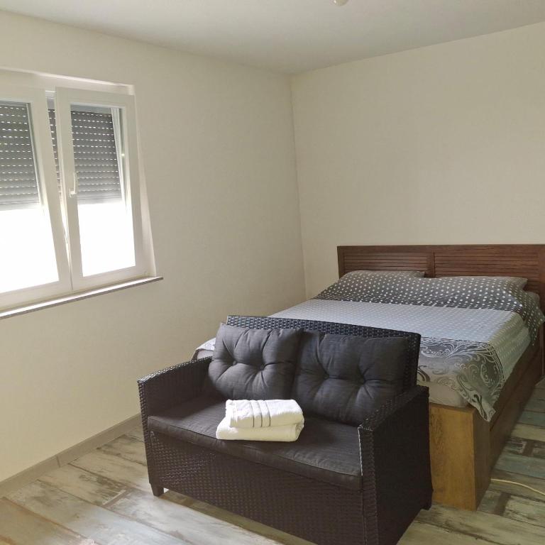 Peace Holiday Home - One-Bedroom House - 10