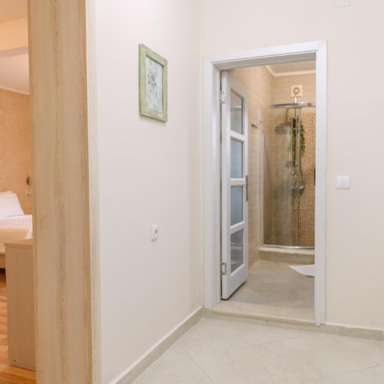 La Hacienda - Deluks Apartman s 1 Spavaćom Sobom i Pogledom na Vrt - 4