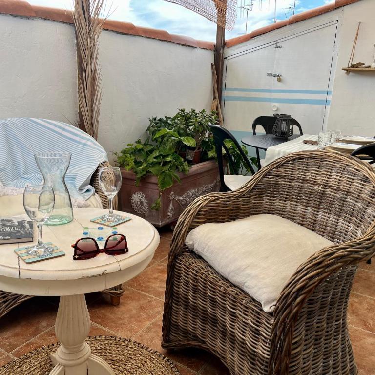 Joli cocon sous les toits au cœur de Vence et sa charmante terrasse tropezienne - Appartement 1 Chambre - 38