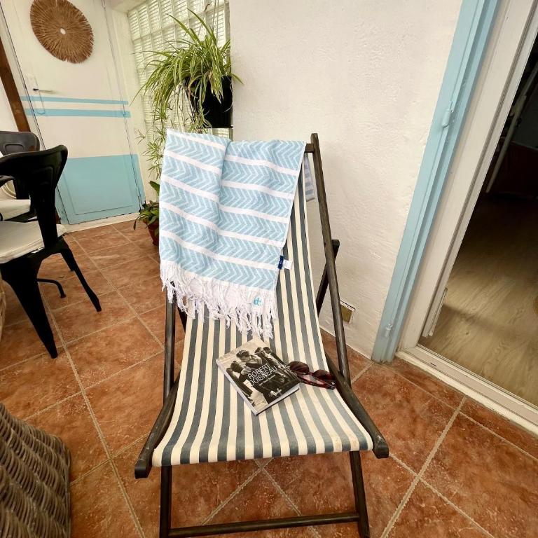 Joli cocon sous les toits au cœur de Vence et sa charmante terrasse tropezienne - Appartement 1 Chambre - 40