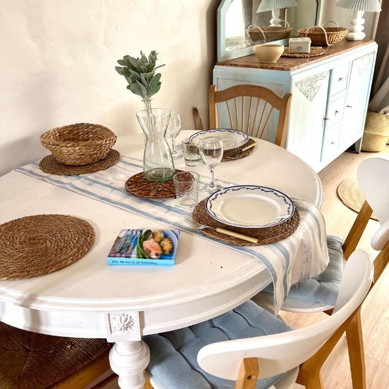 Joli cocon sous les toits au cœur de Vence et sa charmante terrasse tropezienne - Appartement 1 Chambre - 17