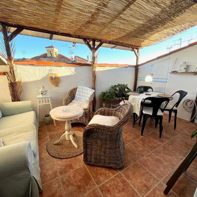 Joli cocon sous les toits au cœur de Vence et sa charmante terrasse tropezienne - Appartement 1 Chambre - 36