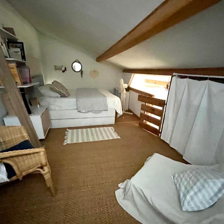 Joli cocon sous les toits au cœur de Vence et sa charmante terrasse tropezienne - Appartement 1 Chambre - 32