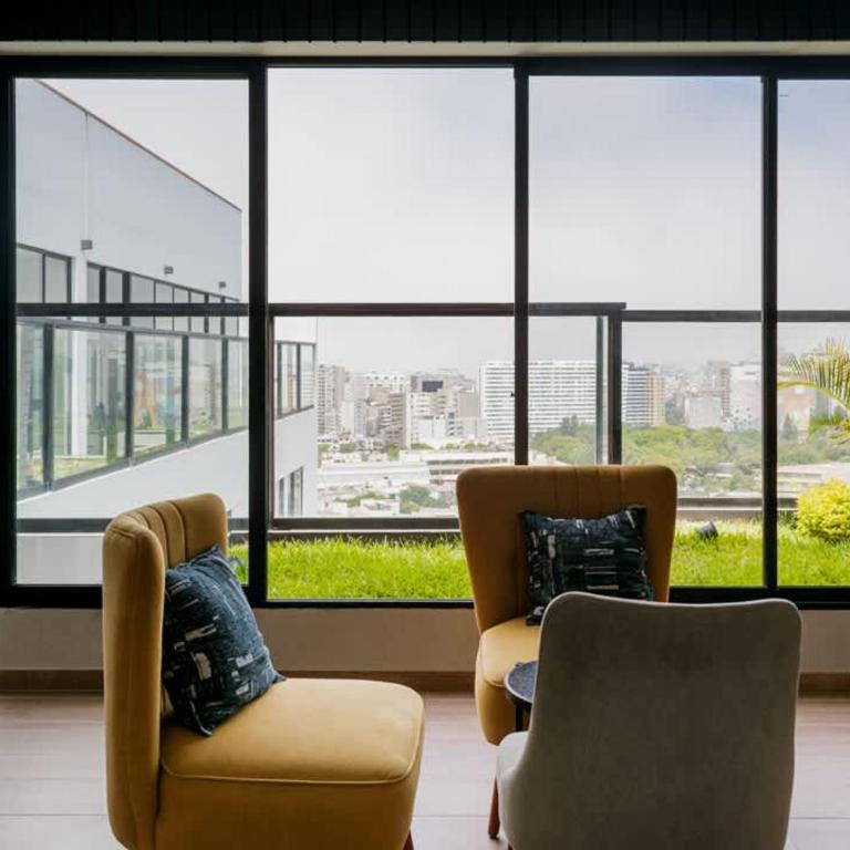 Brezzo Poolside Living 2BR in Miraflores - Apartment - 36