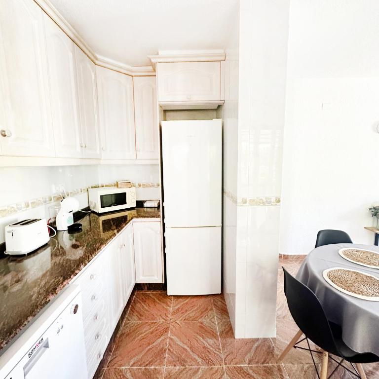 El Faro Albir - One-Bedroom Apartment - 4