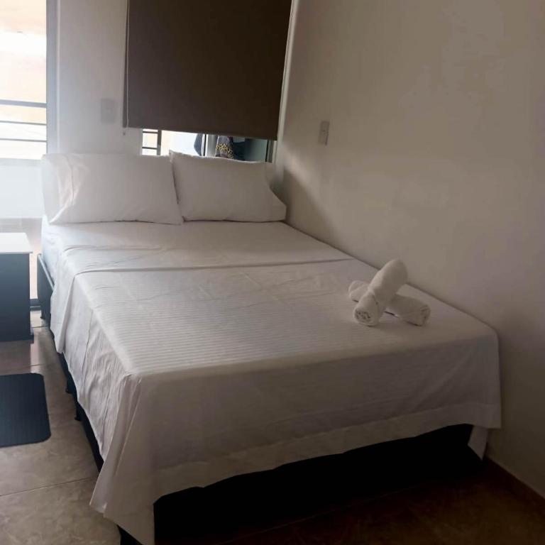 Apto cerca parque de los niños Hospital Universitario - One-Bedroom Apartment - 1