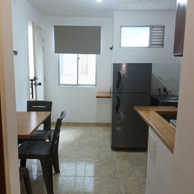 Apto cerca parque de los niños Hospital Universitario - One-Bedroom Apartment - 8