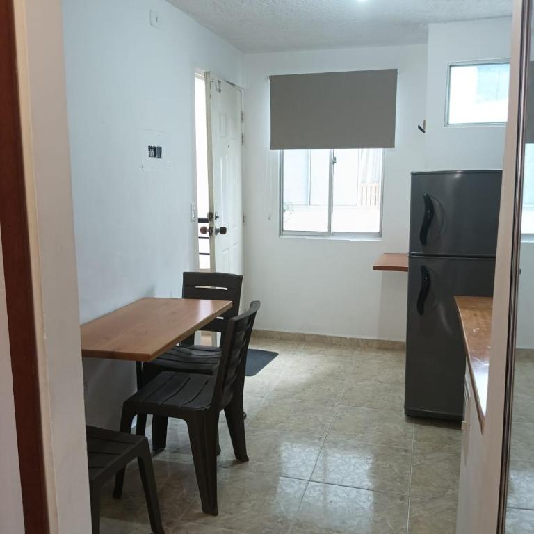 Apto cerca parque de los niños Hospital Universitario - One-Bedroom Apartment - 11
