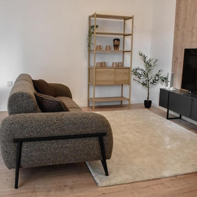 Apartman StarMo - 5 min walk to Old Bridge - Two-Bedroom Apartment with Balcony - 2