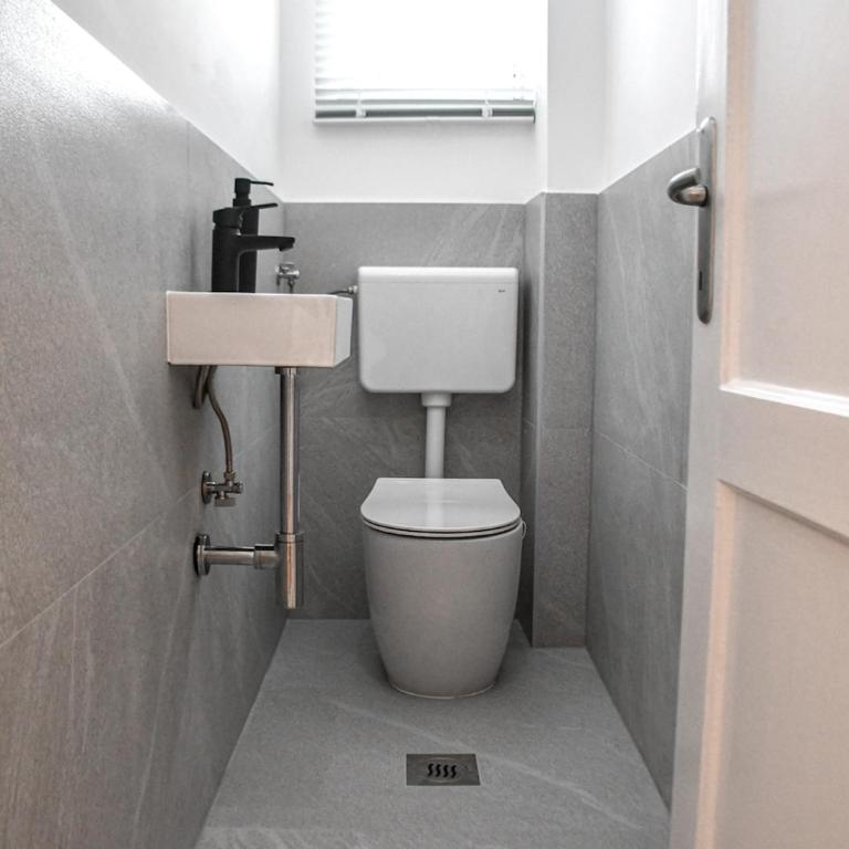 Apartman StarMo - 5 min walk to Old Bridge - Two-Bedroom Apartment with Balcony - 4