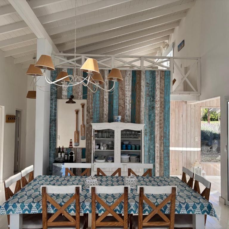 Casa luminosa con pileta y estilo mediterráneo en Costa Esmeralda - Casa de 3 dormitorios - 7