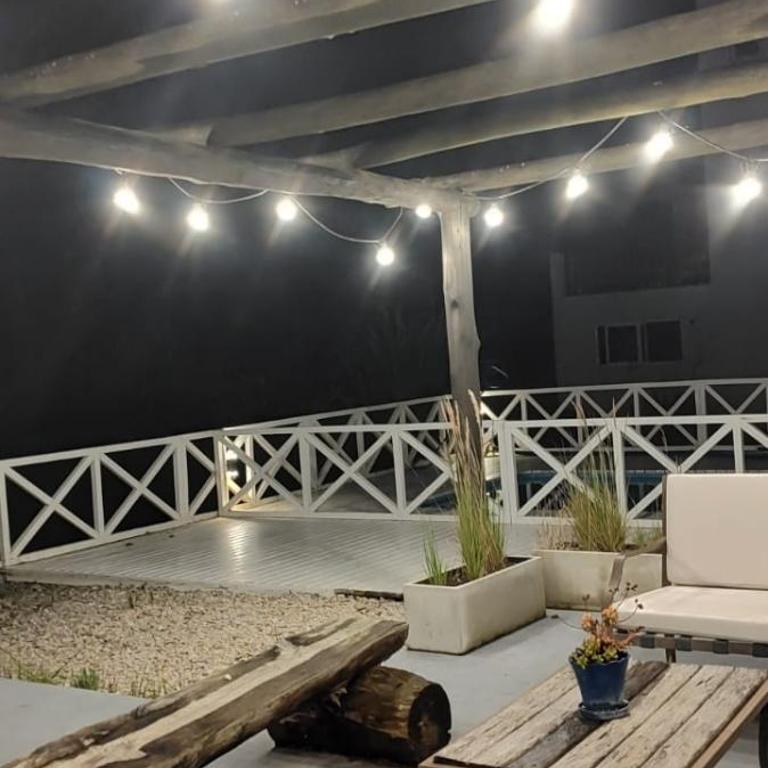 Casa luminosa con pileta y estilo mediterráneo en Costa Esmeralda - Casa de 3 dormitorios - 32