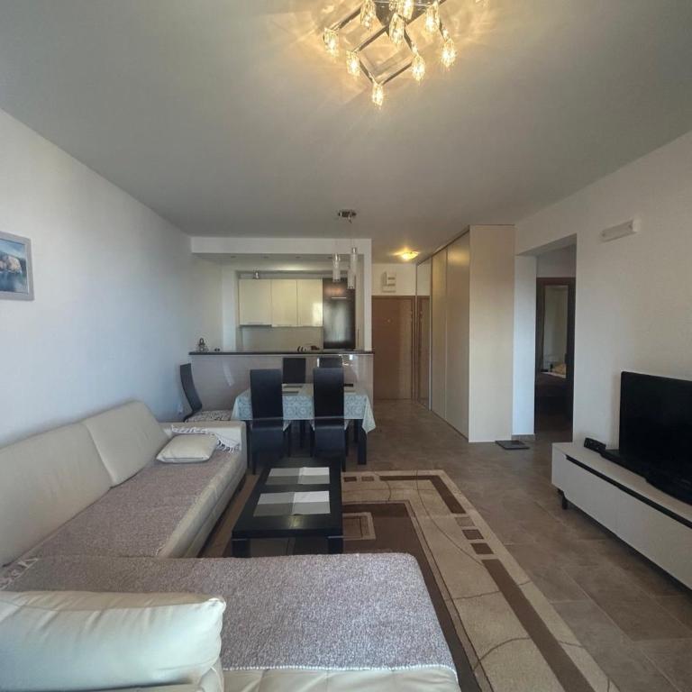 Sadutas Bečići - Two-Bedroom Apartment - 3