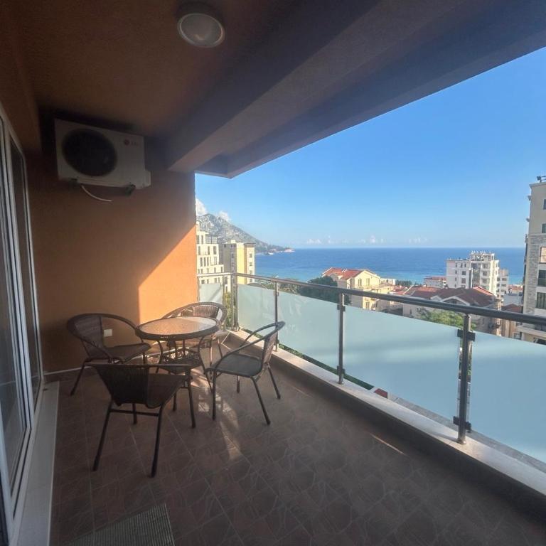 Sadutas Bečići - Two-Bedroom Apartment - 5