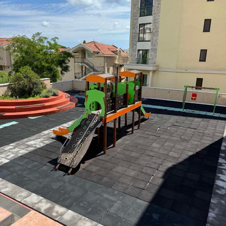 Sadutas Bečići - Two-Bedroom Apartment - 6