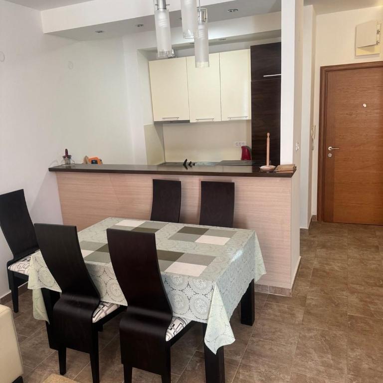 Sadutas Bečići - Two-Bedroom Apartment - 19
