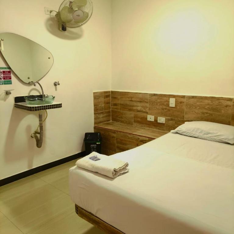 Hotel Casa Girardot Medellin - Habitación Doble - 28